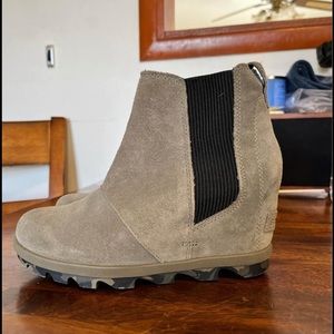 Sorel Joan of ark size 7 wedge booties